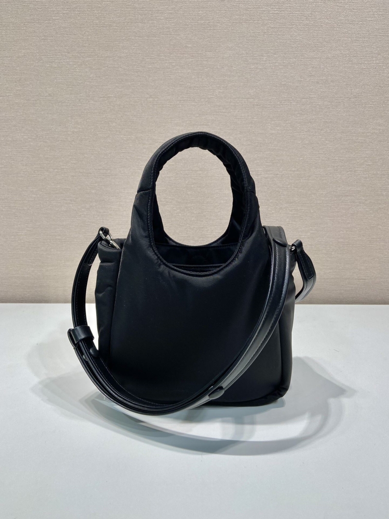 Pra*a tote bags